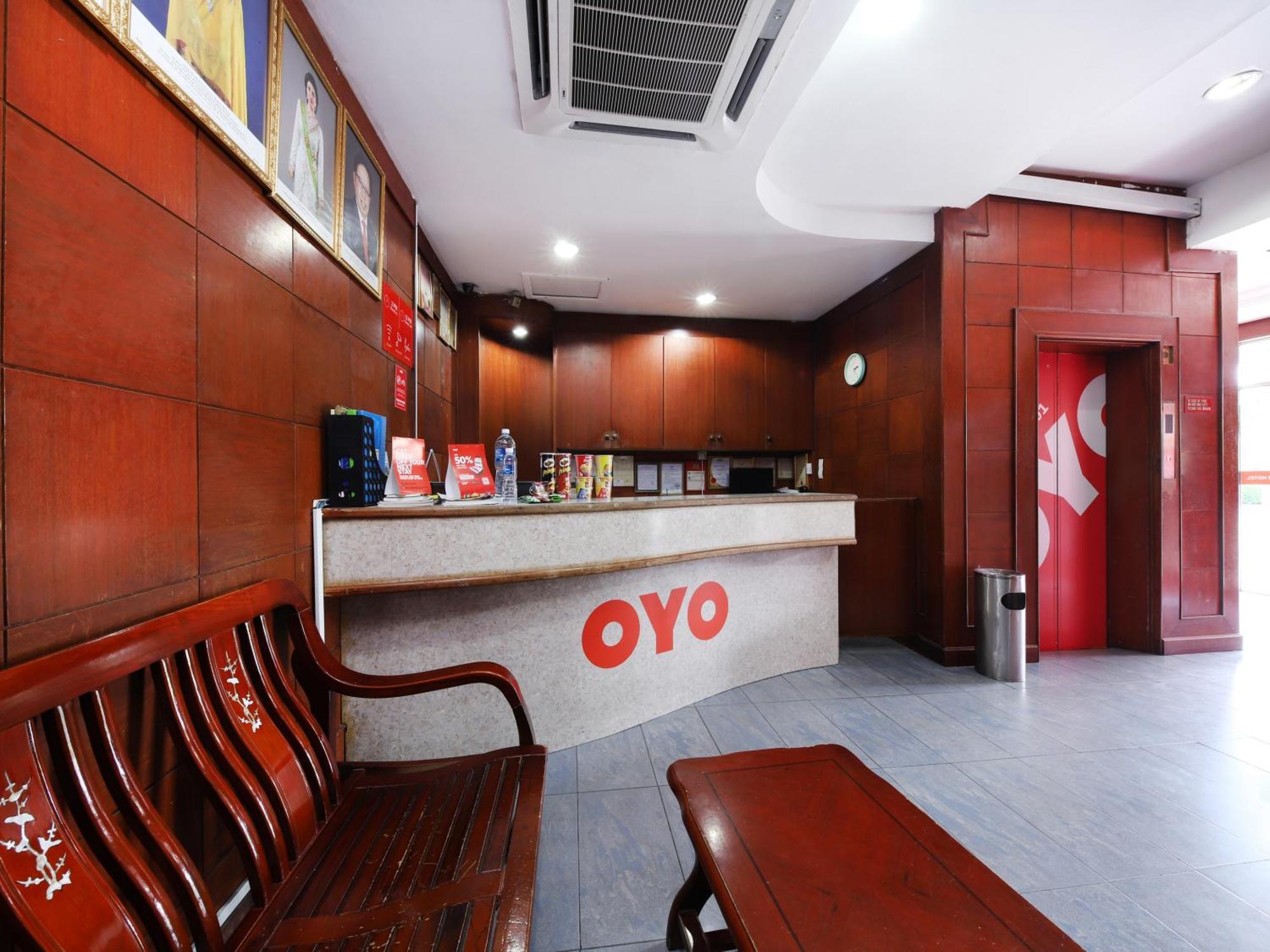 Super Oyo 991 Mayfair Hotel Kuching Luaran gambar