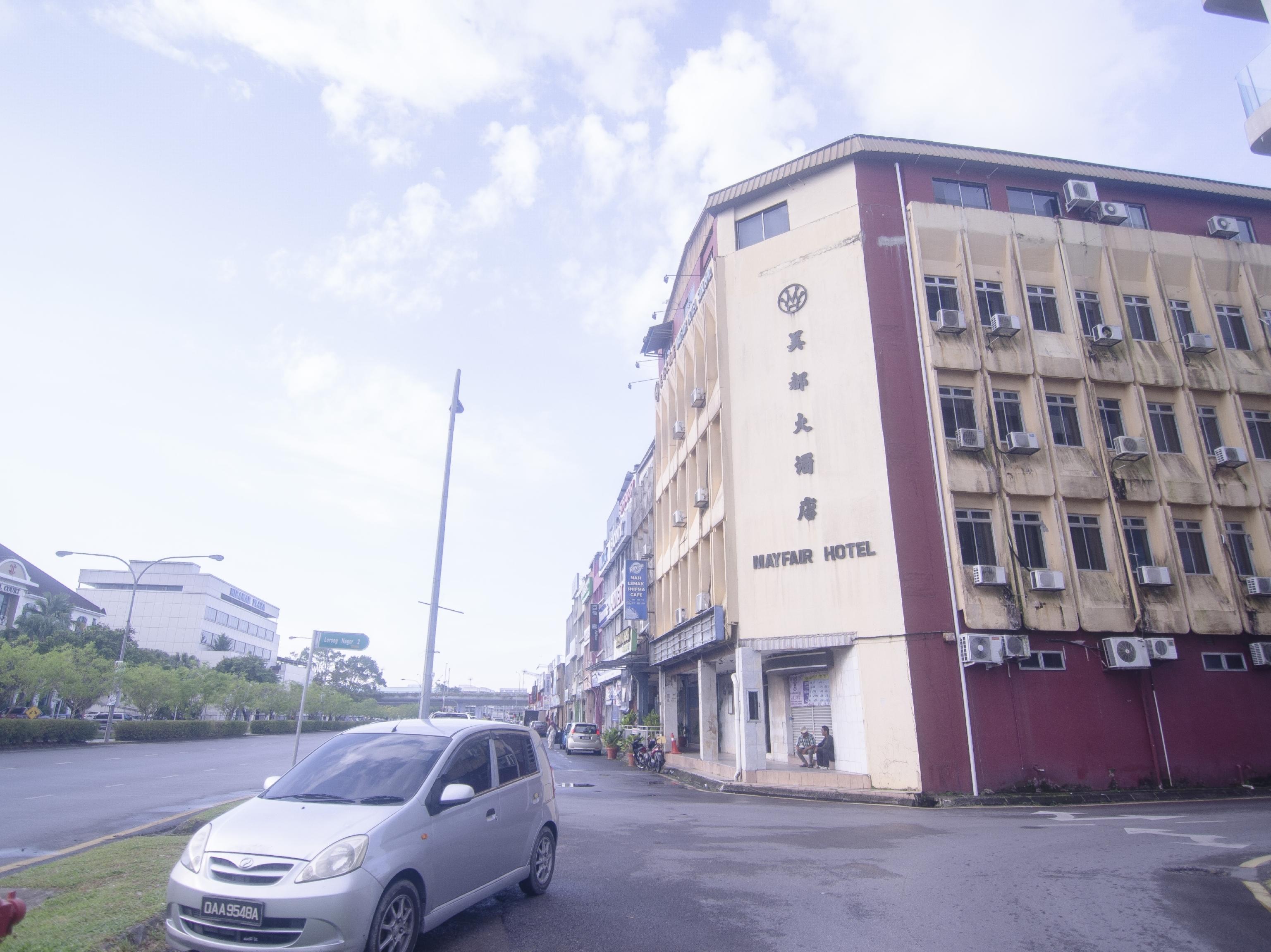 Super Oyo 991 Mayfair Hotel Kuching Luaran gambar