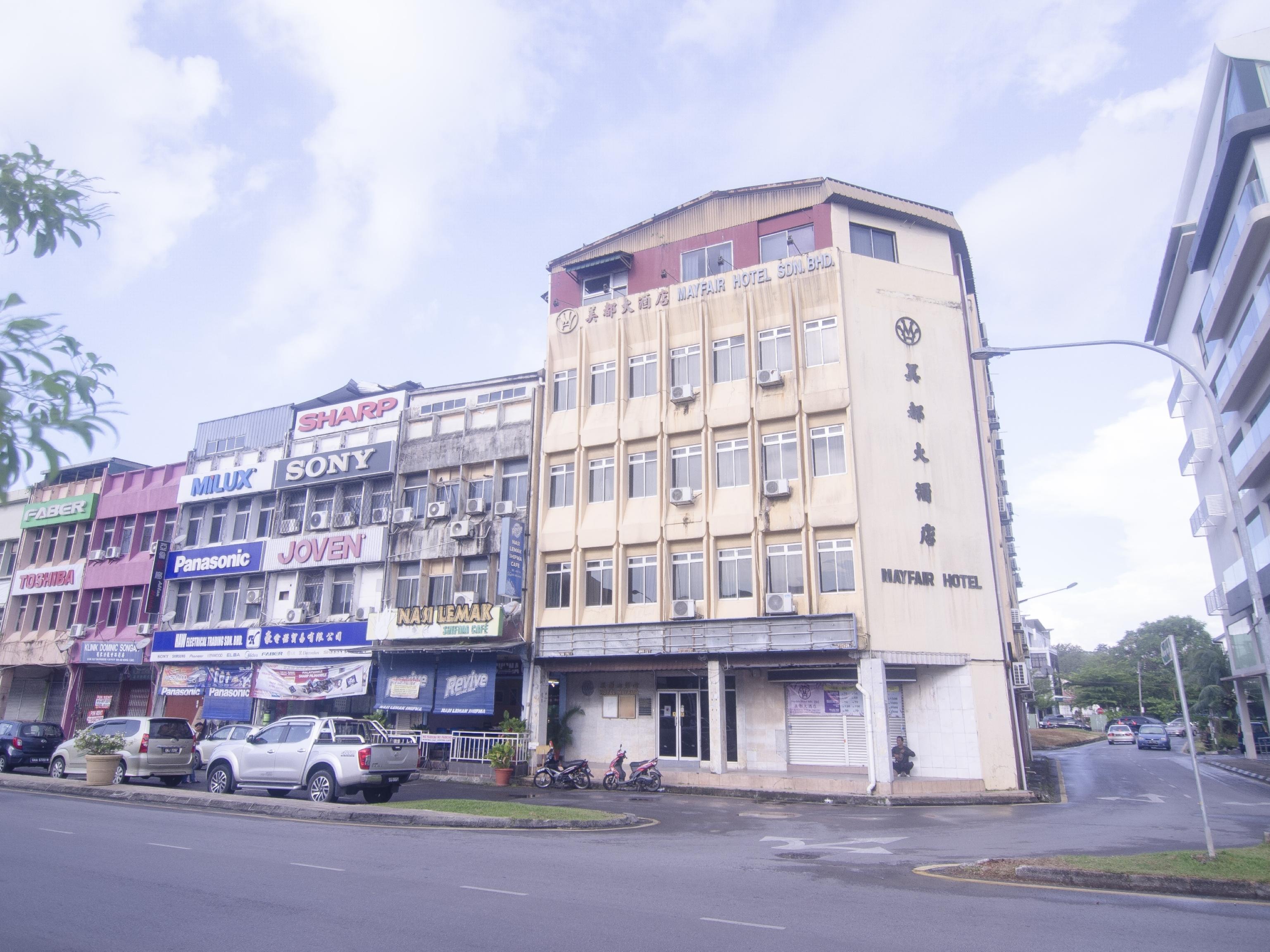 Super Oyo 991 Mayfair Hotel Kuching Luaran gambar